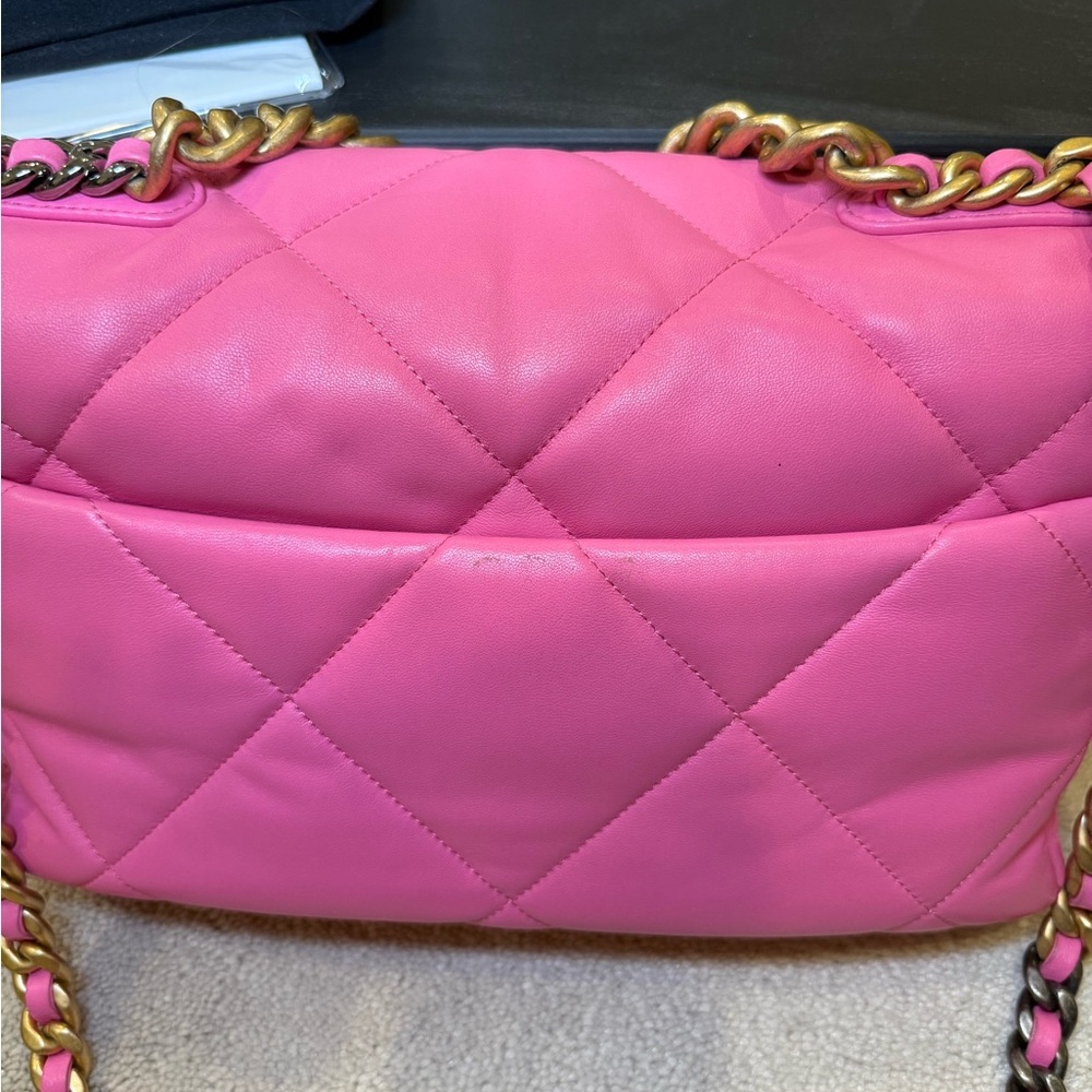 Chanel 19 Medium Flap in Neon Pink 21S hard to find color - Picture 6 of 12